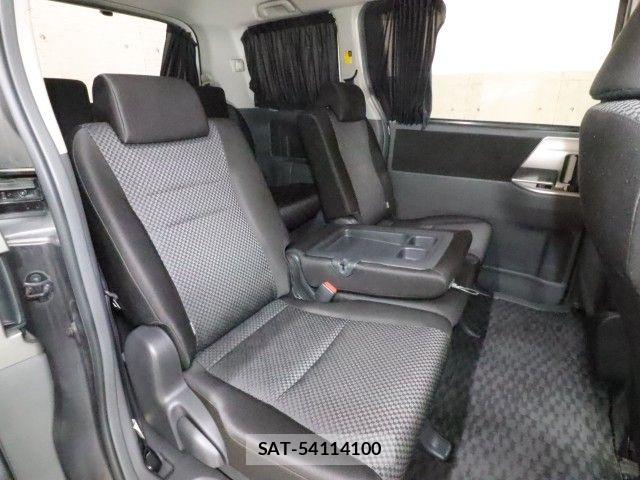Toyota NOAH 2010-02 7222766-4