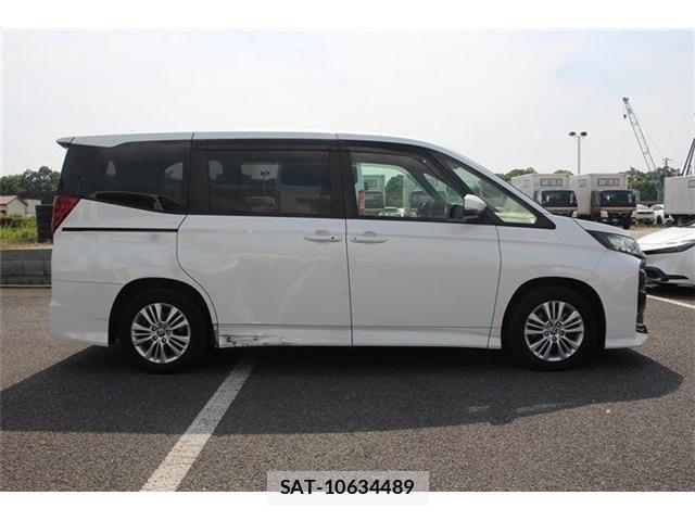 Toyota NOAH 2022-03 7222791-14