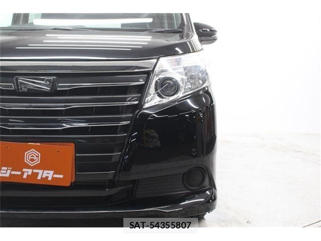 Toyota NOAH 2014-11 7222774-12