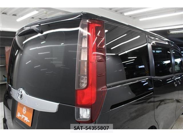 Toyota NOAH 2014-11 7222774-16