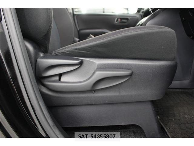 Toyota NOAH 2014-11 7222774-25