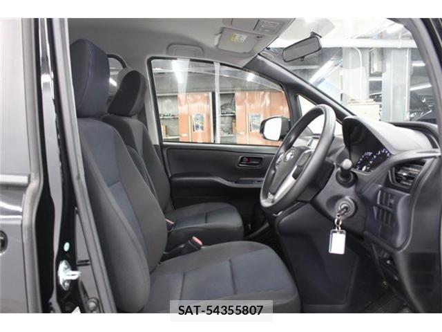 Toyota NOAH 2014-11 7222774-26