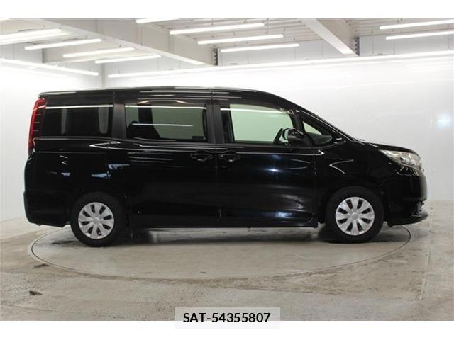 Toyota NOAH 2014-11 7222774-3