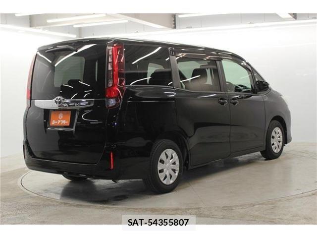 Toyota NOAH 2014-11 7222774-4