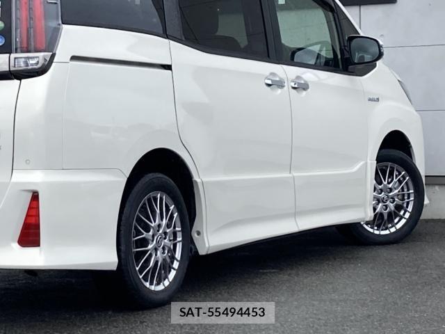 Toyota NOAH 2019-02 7222786-16