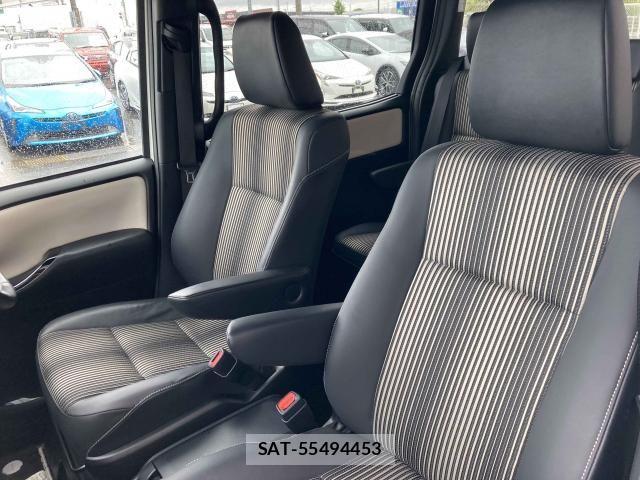 Toyota NOAH 2019-02 7222786-24