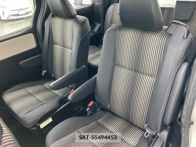 Toyota NOAH 2019-02 7222786-25