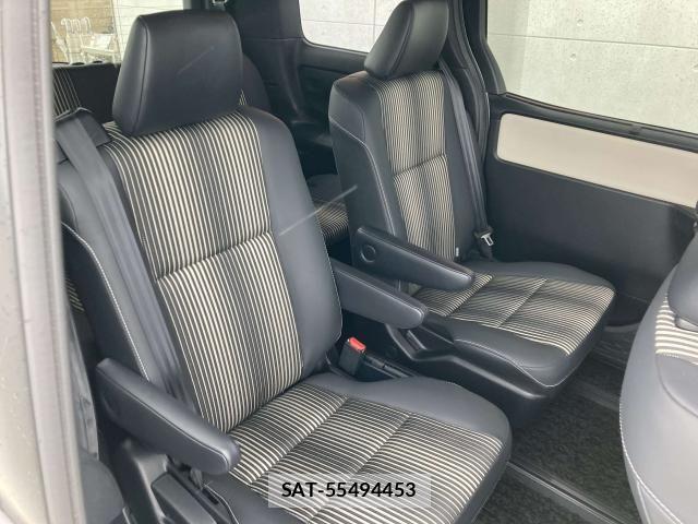 Toyota NOAH 2019-02 7222786-28
