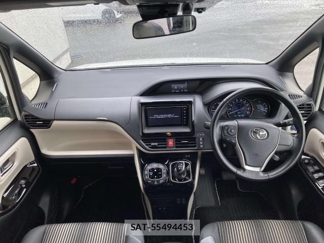 Toyota NOAH 2019-02 7222786-2