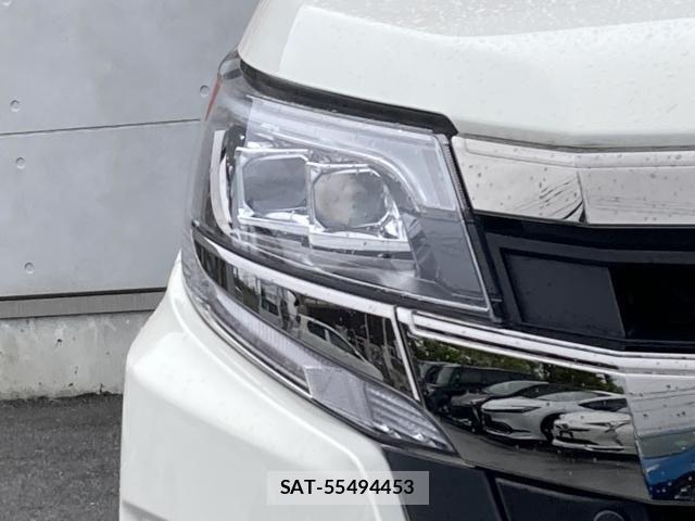 Toyota NOAH 2019-02 7222786-8