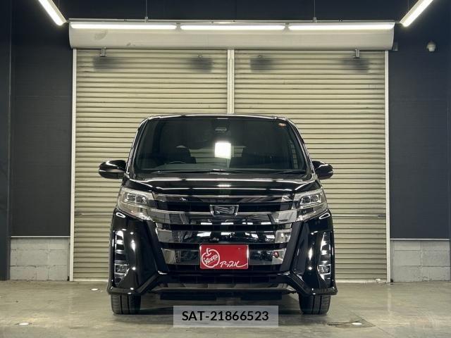 Toyota NOAH 2020-11 7217151-1
