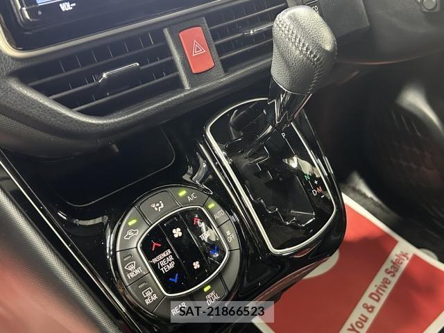 Toyota NOAH 2020-11 7217151-19