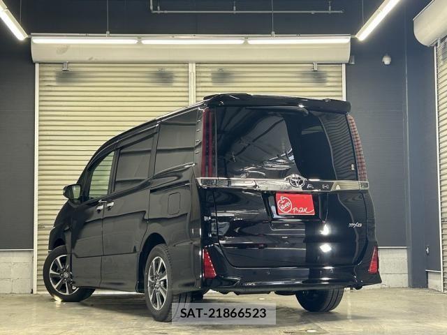 Toyota NOAH 2020-11 7217151-3