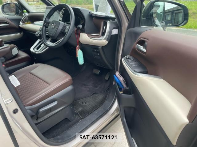 Toyota NOAH 2022-08 7222796-12