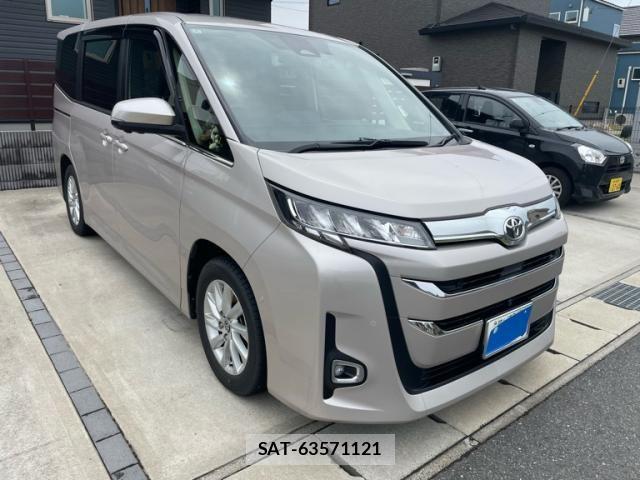 Toyota NOAH 2022-08 7222796-2