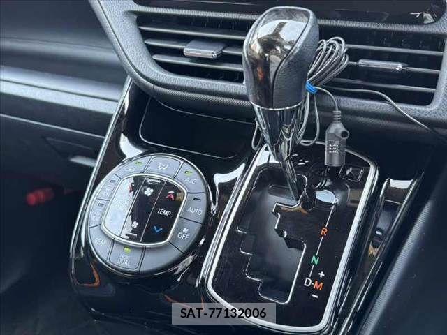 Toyota NOAH 2021-02 7222793-6