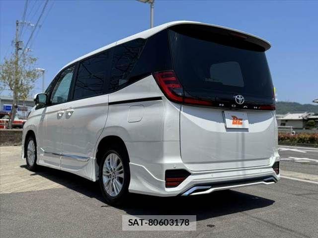 Toyota NOAH 2024-03 7222809-12
