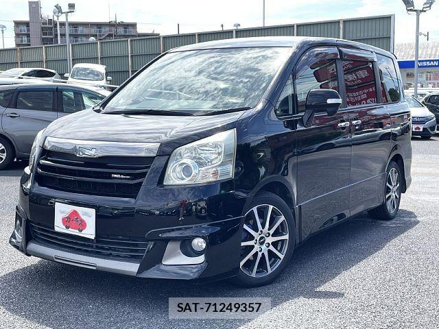 Toyota NOAH 2009-09 7215952-0