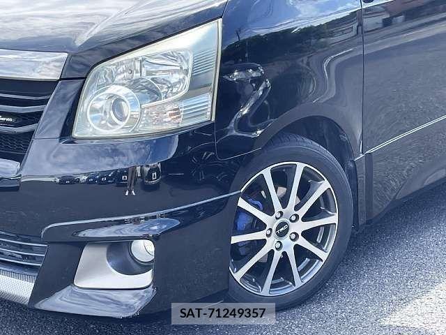 Toyota NOAH 2009-09 7215952-6