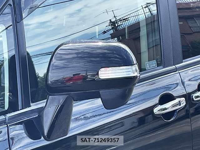Toyota NOAH 2009-09 7215952-7