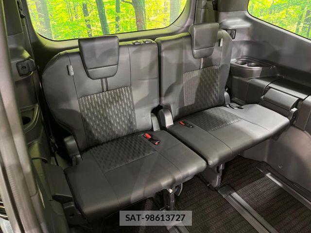Toyota NOAH 2024-05 7215430-9