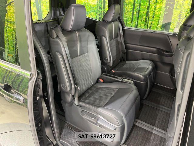 Toyota NOAH 2024-05 7215430-8