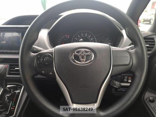 Toyota NOAH 2021-07 7222789-15
