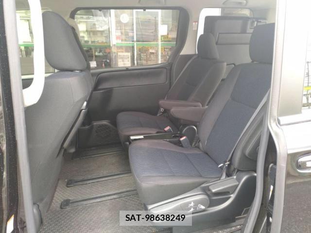 Toyota NOAH 2021-07 7222789-20