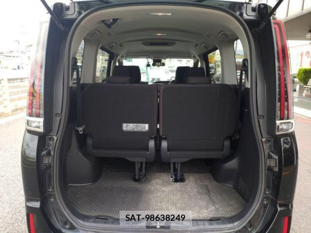 Toyota NOAH 2021-07 7222789-24