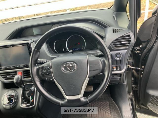 Toyota NOAH 2015-02 7222776-11