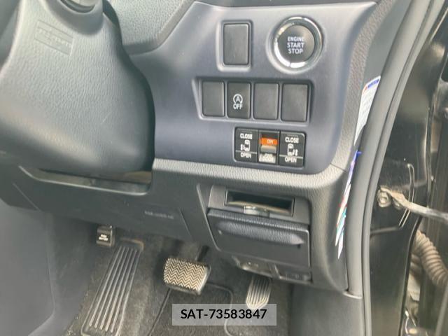 Toyota NOAH 2015-02 7222776-12