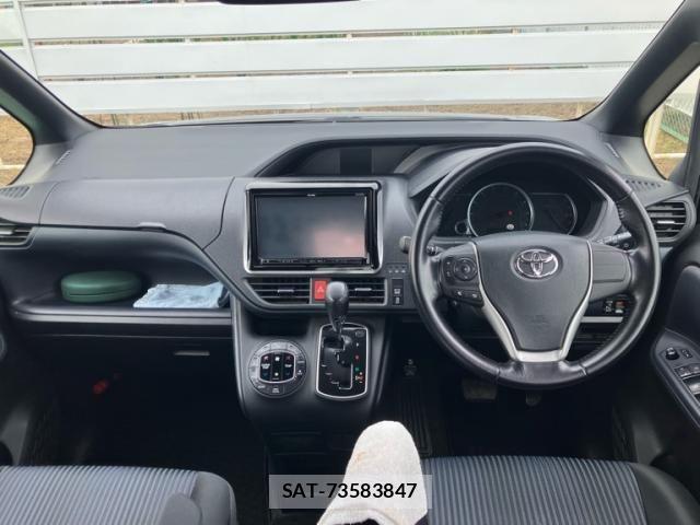 Toyota NOAH 2015-02 7222776-15