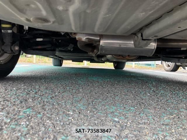 Toyota NOAH 2015-02 7222776-19