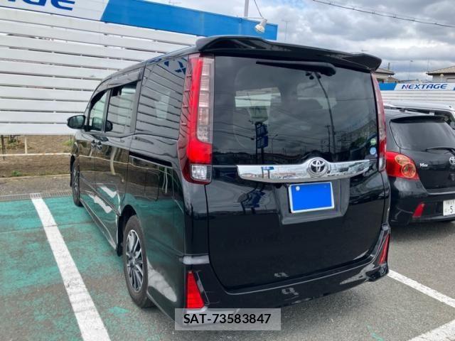 Toyota NOAH 2015-02 7222776-2