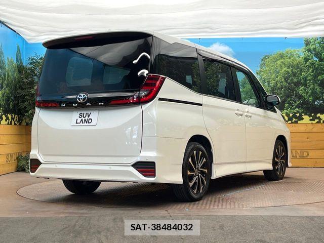 Toyota NOAH 2023-07 7222799-17