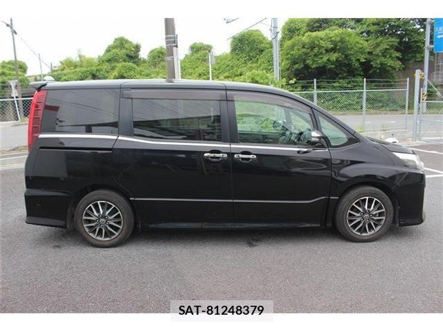 Toyota NOAH 2015-03 7222778-7