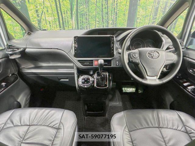 Toyota NOAH 2018-11 7222782-1