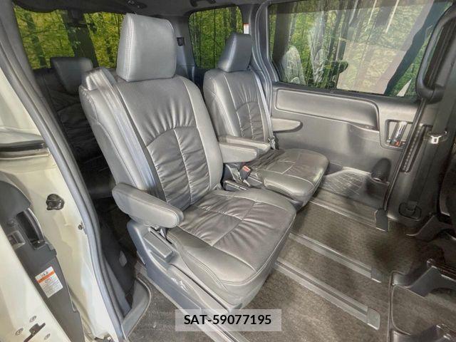 Toyota NOAH 2018-11 7222782-8