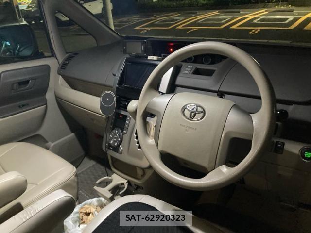 Toyota NOAH 2007-07 7222763-14