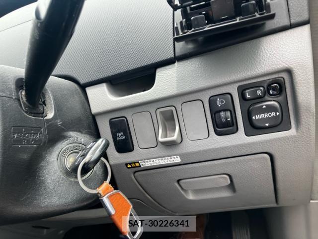 Toyota NOAH 2003-08 7251753-9