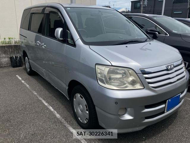 Toyota NOAH 2003-08 7251753-1