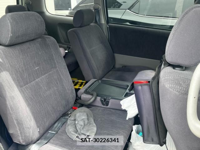 Toyota NOAH 2003-08 7251753-2