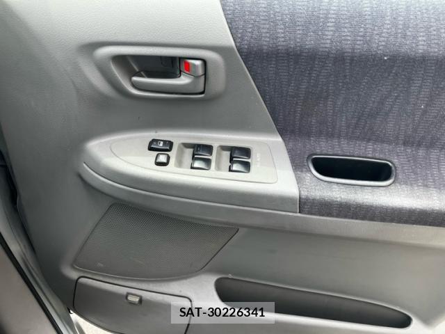 Toyota NOAH 2003-08 7251753-8