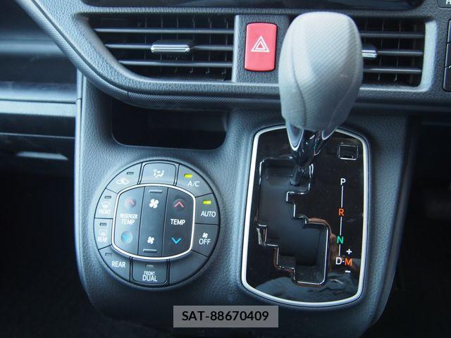 Toyota NOAH 2021-07 7251747-13