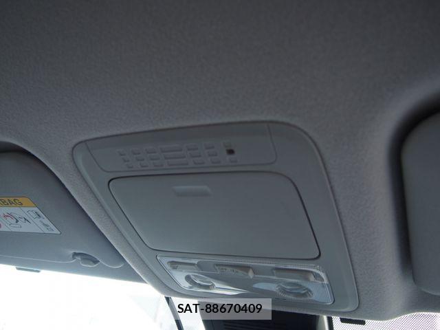 Toyota NOAH 2021-07 7251747-16