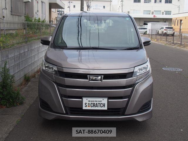 Toyota NOAH 2021-07 7251747-17