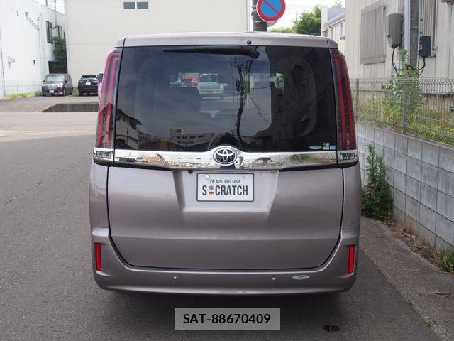 Toyota NOAH 2021-07 7251747-19