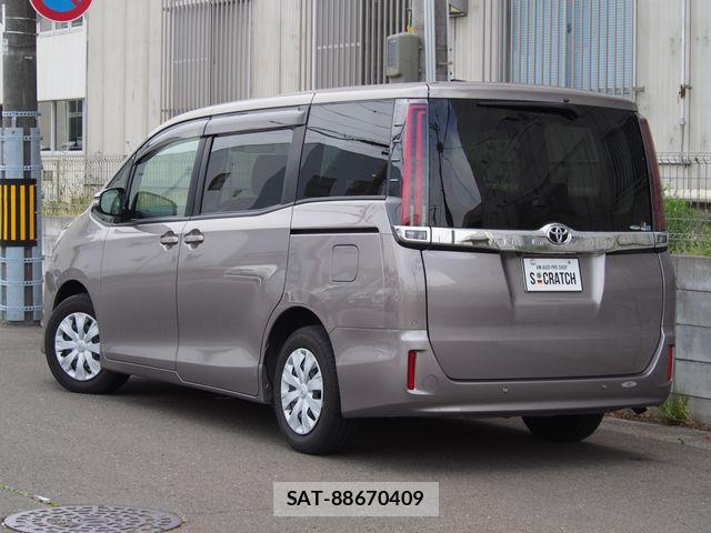 Toyota NOAH 2021-07 7251747-2