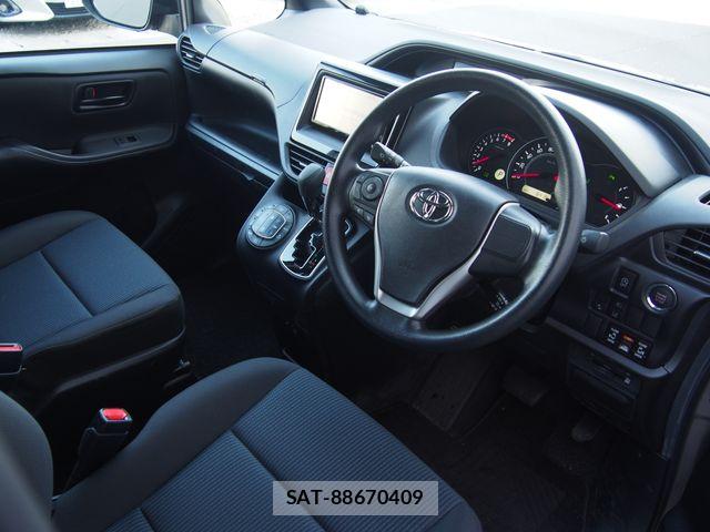 Toyota NOAH 2021-07 7251747-3