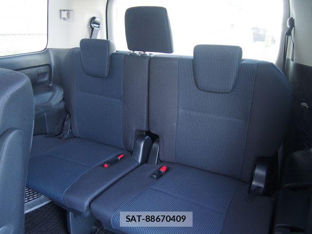 Toyota NOAH 2021-07 7251747-7